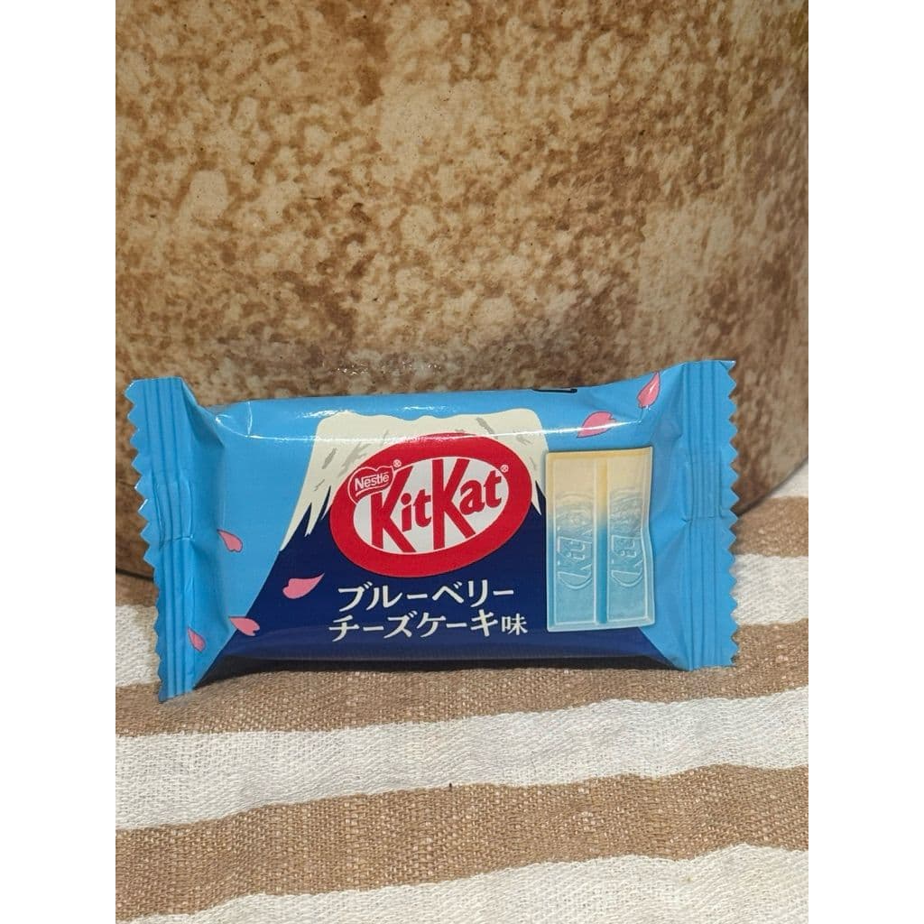 Kitkat Đủ Vị - Xách Tay Nhật Bản Phô Mai Việt Quất